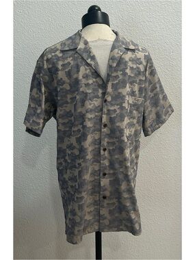 Tribe Kelley USA Camoflage SHORT SLEEVE BUTTON UP SHIRT Size Small S Gray Cream